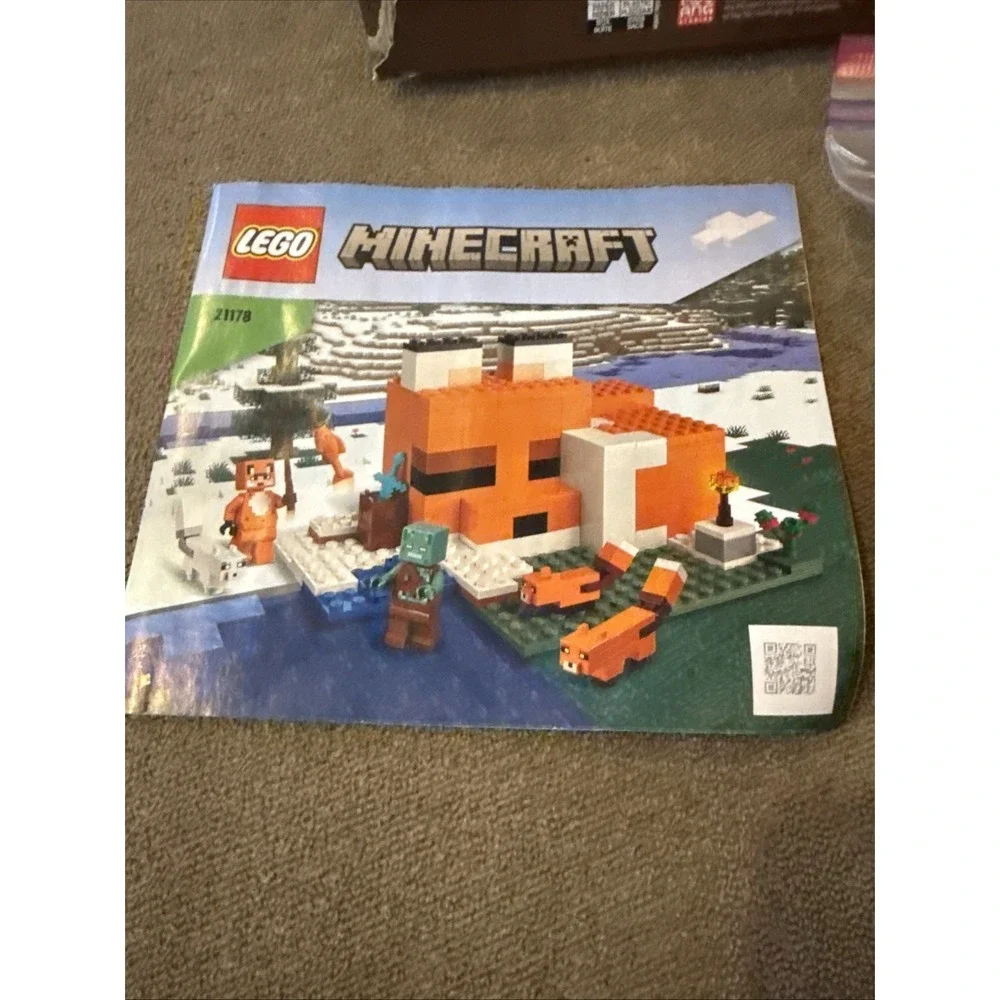 LEGO Minecraft: The Fox Lodge (21178) Lego Set Missing 2 Pieces